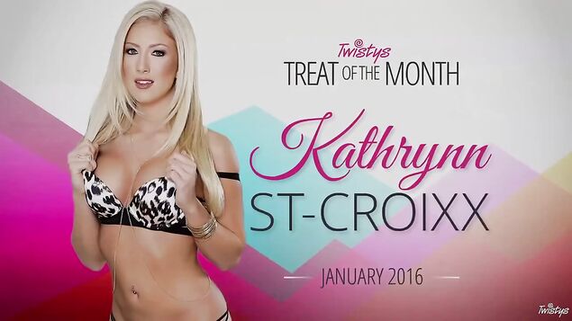 Страдая от одиночества, моложавая блондинка теребит набухший клиторок